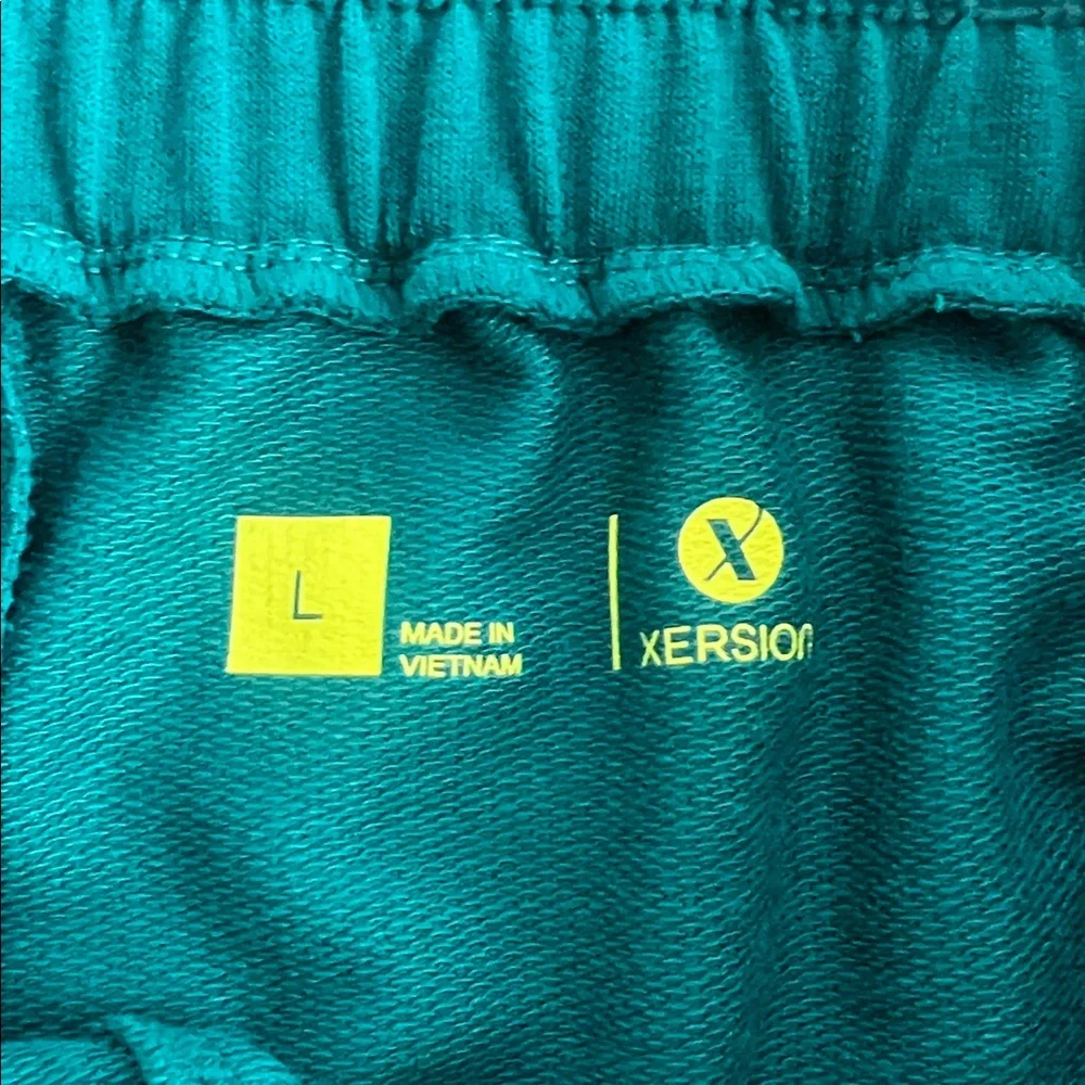 NWT Xersion Women's Teal Lounge Casual Shorts with Pockets Size Large Semi-Fit